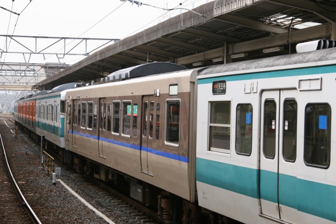 国鉄番号板クハ１１１−２１２１阪和線 JR西日本 クハ111-5427 (111系) 車両ガイド | レイルラボ(RailLab)